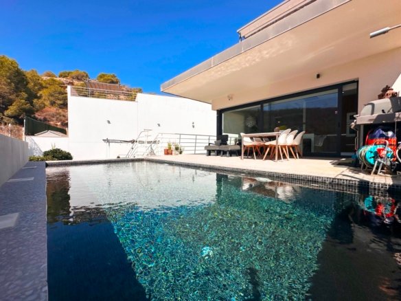 5 Bedroom 3 Bathroom Villa in San Miguel de Salinas - Caza De Casa