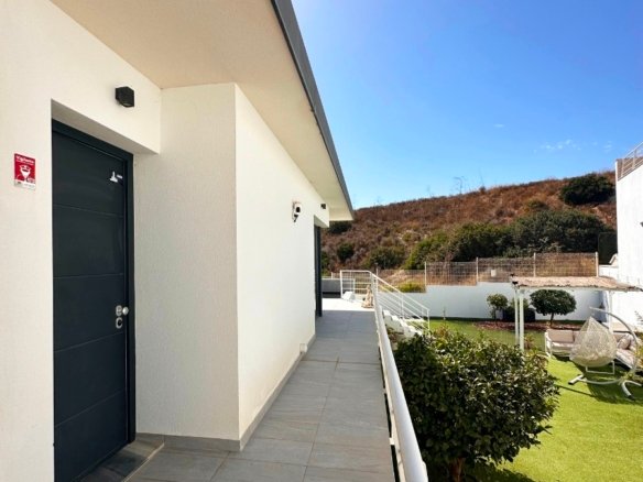 5 Bedroom 3 Bathroom Villa in San Miguel de Salinas - Caza De Casa