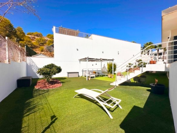 5 Bedroom 3 Bathroom Villa in San Miguel de Salinas - Caza De Casa