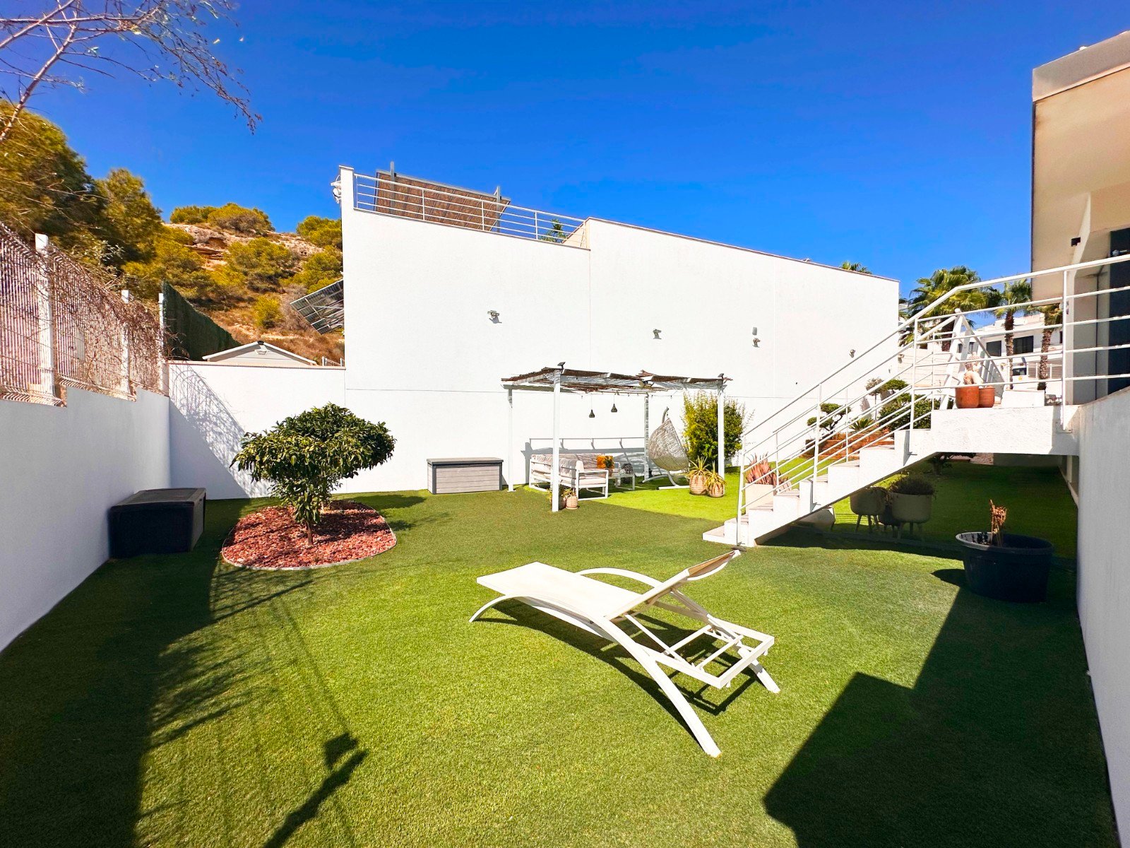 o_1k20oampn1tng3hp10ch1u9f15b04e 5 Bedroom 3 Bathroom Villa in San Miguel de Salinas - Caza De Casa