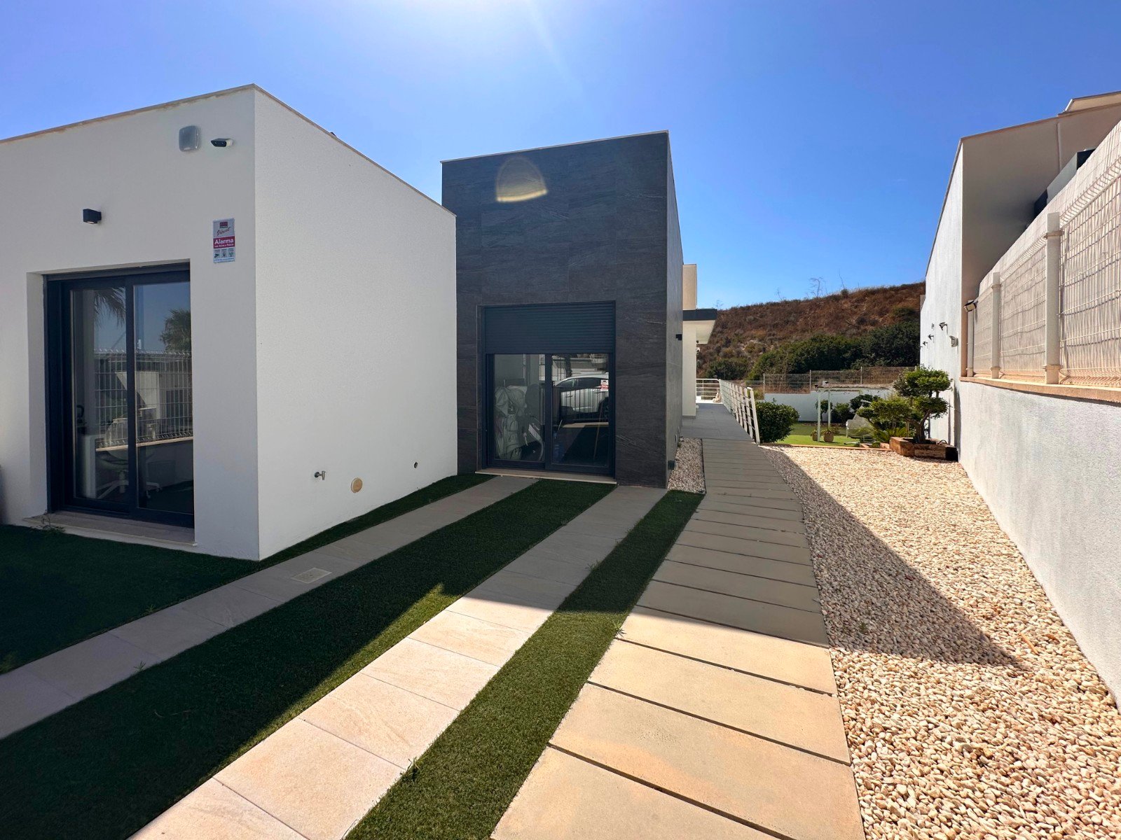 o_1k20oampn6minjegv1dtj13li4o 5 Bedroom 3 Bathroom Villa in San Miguel de Salinas - Caza De Casa