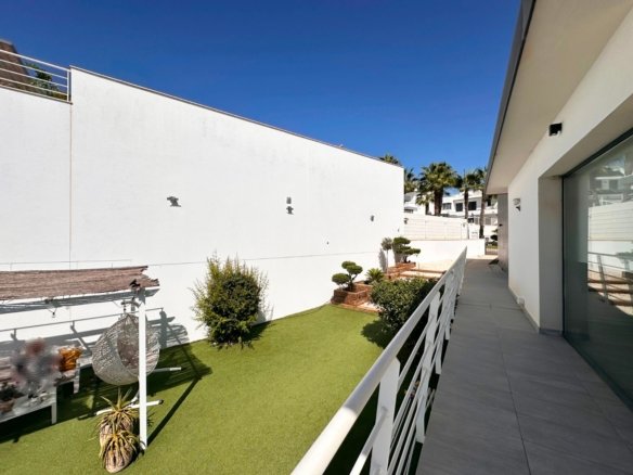 5 Bedroom 3 Bathroom Villa in San Miguel de Salinas - Caza De Casa