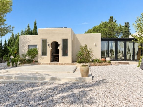 4 Bedroom 3 Bathroom Villa in Llíria - Caza De Casa