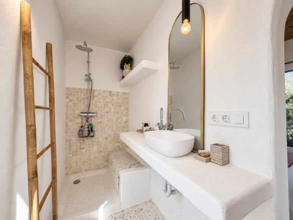 4 Bedroom 3 Bathroom Villa in Llíria - Caza De Casa