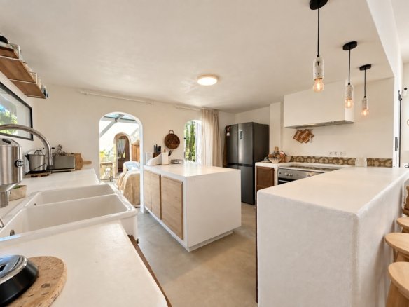 4 Bedroom 3 Bathroom Villa in Llíria - Caza De Casa