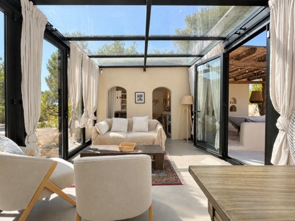 4 Bedroom 3 Bathroom Villa in Llíria - Caza De Casa