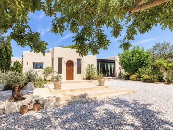 4 Bedroom 3 Bathroom Villa in Llíria - Caza De Casa