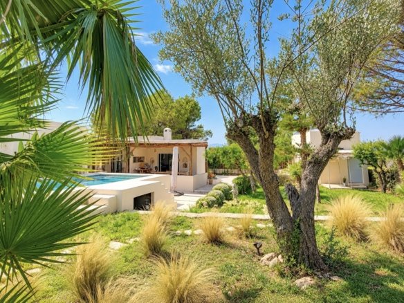4 Bedroom 3 Bathroom Villa in Llíria - Caza De Casa