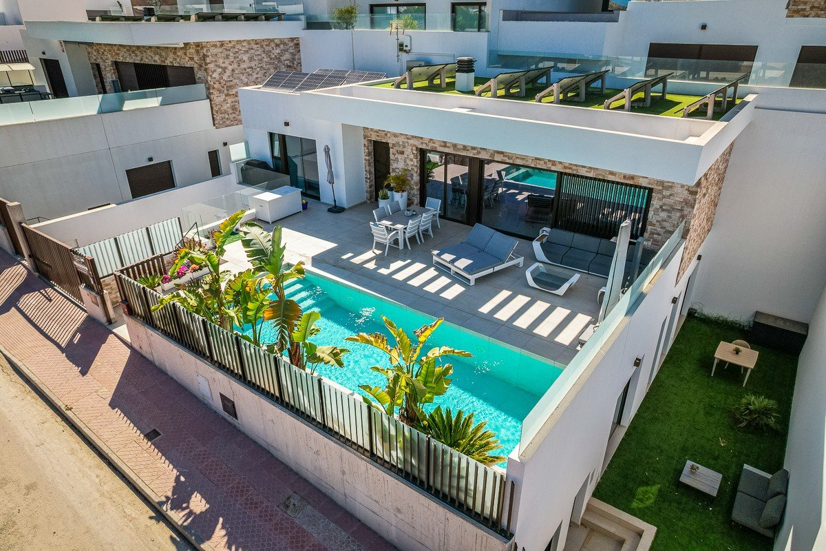 default 4 Bedroom 4 Bathroom Villa in Rojales - Caza De Casa