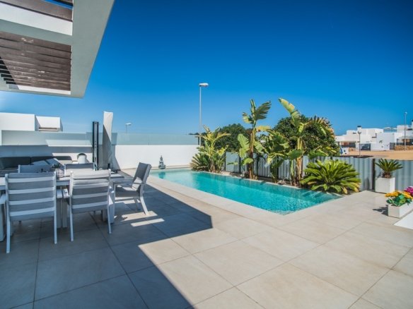 4 Bedroom 4 Bathroom Villa in Rojales - Caza De Casa