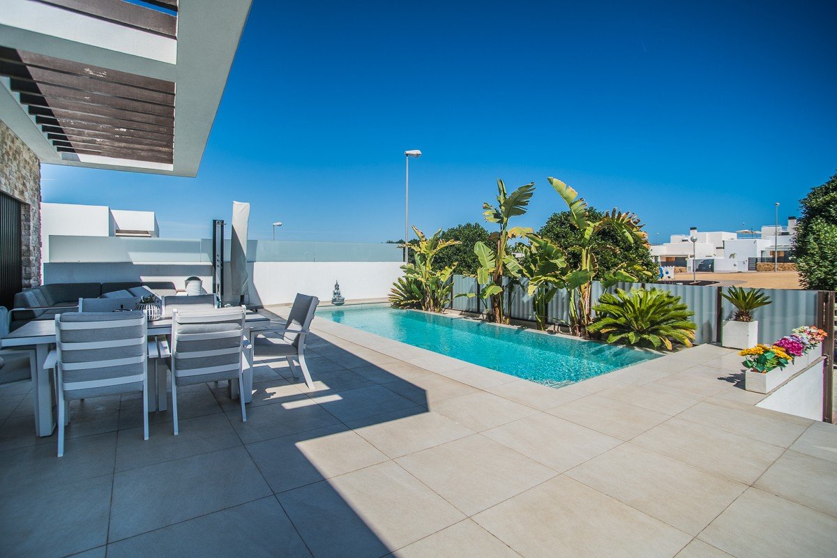 o_1k2km64ve1db11hfu6p71t0j18so2p 4 Bedroom 4 Bathroom Villa in Rojales - Caza De Casa
