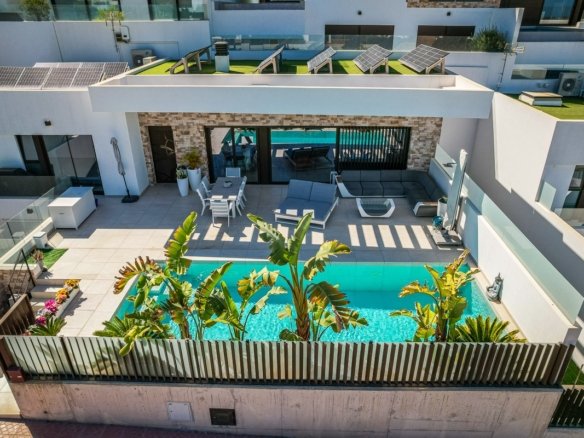 4 Bedroom 4 Bathroom Villa in Rojales - Caza De Casa