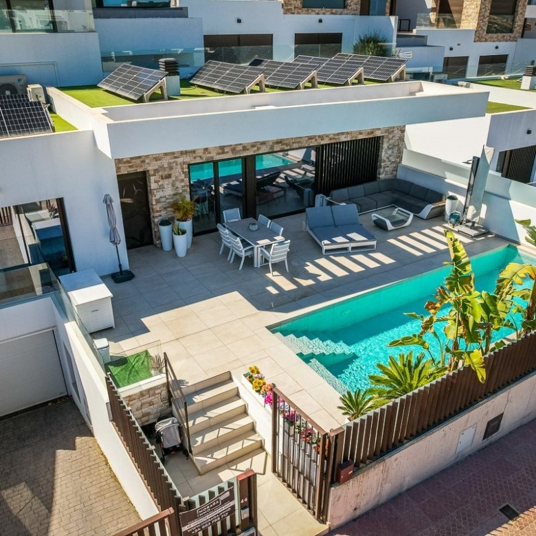 4 Bedroom 4 Bathroom Villa in Rojales - Caza De Casa