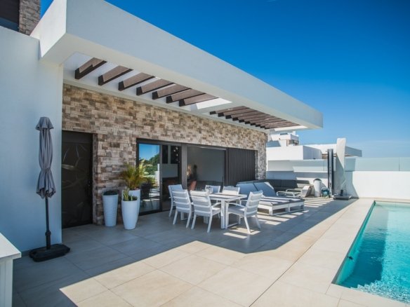4 Bedroom 4 Bathroom Villa in Rojales - Caza De Casa