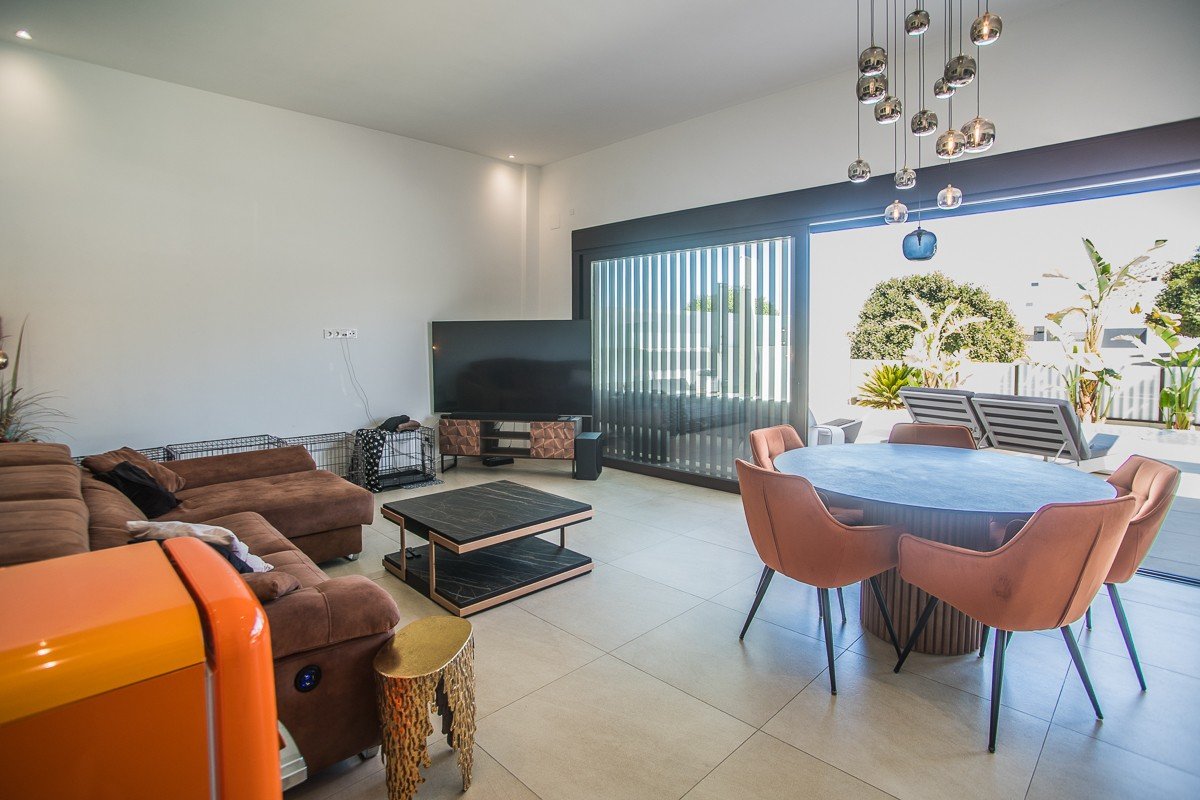 o_1k2km64vf1jqb8r4o207tr9o32u 4 Bedroom 4 Bathroom Villa in Rojales - Caza De Casa
