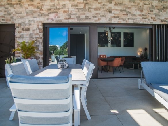 4 Bedroom 4 Bathroom Villa in Rojales - Caza De Casa