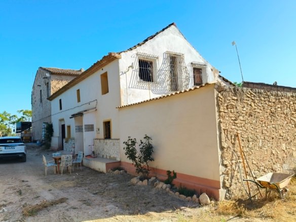 2 Bed 1 Bath Finca in La Romana - Caza De Casa