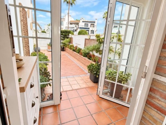 3 Bedroom 2 Bathroom Villa in Orihuela Costa - Caza De Casa