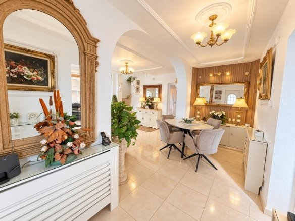 3 Bedroom 2 Bathroom Villa in Orihuela Costa - Caza De Casa