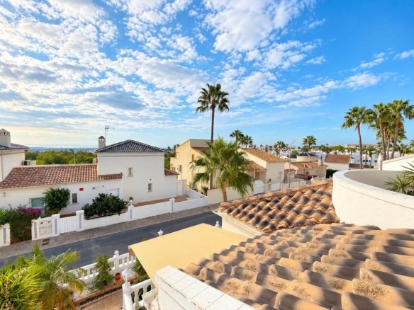 3 Bedroom 2 Bathroom Villa in Orihuela Costa - Caza De Casa