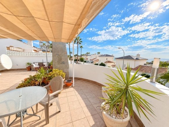 3 Bedroom 2 Bathroom Villa in Orihuela Costa - Caza De Casa