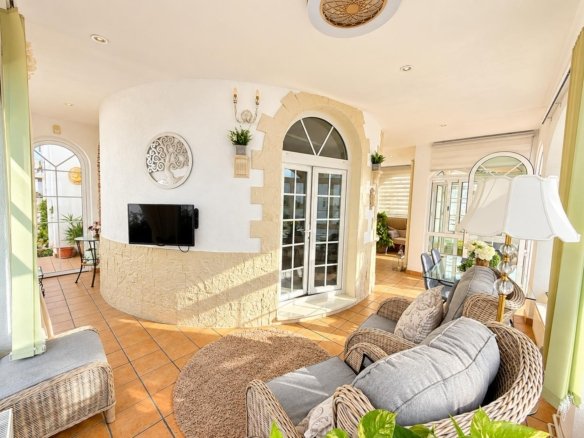 3 Bedroom 2 Bathroom Villa in Orihuela Costa - Caza De Casa