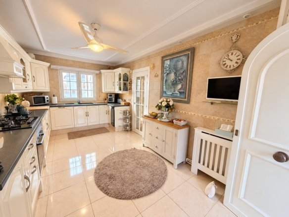3 Bedroom 2 Bathroom Villa in Orihuela Costa - Caza De Casa