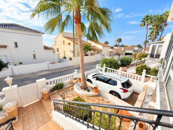 3 Bedroom 2 Bathroom Villa in Orihuela Costa - Caza De Casa