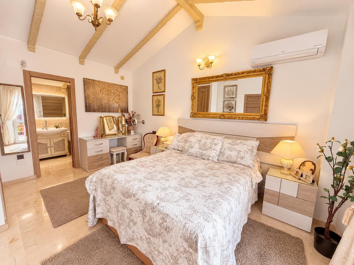 3 Bedroom 2 Bathroom Villa in Orihuela Costa - Caza De Casa
