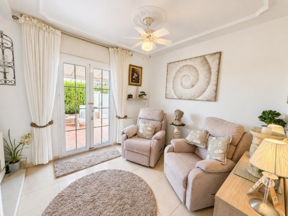 3 Bedroom 2 Bathroom Villa in Orihuela Costa - Caza De Casa
