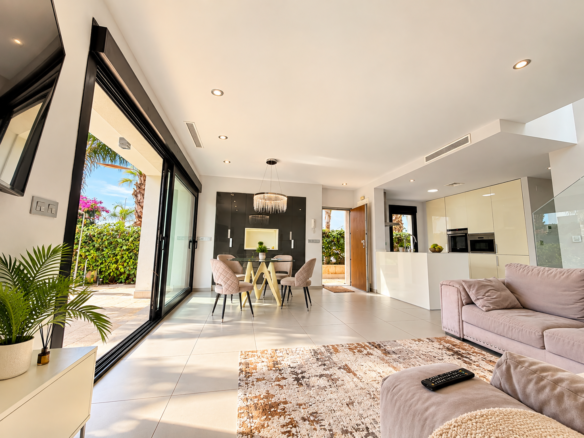3 Bedroom 3 Bathroom Villa in Ciudad Quesada - Caza De Casa