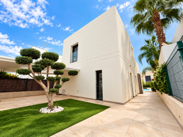 3 Bedroom 3 Bathroom Villa in Ciudad Quesada - Caza De Casa