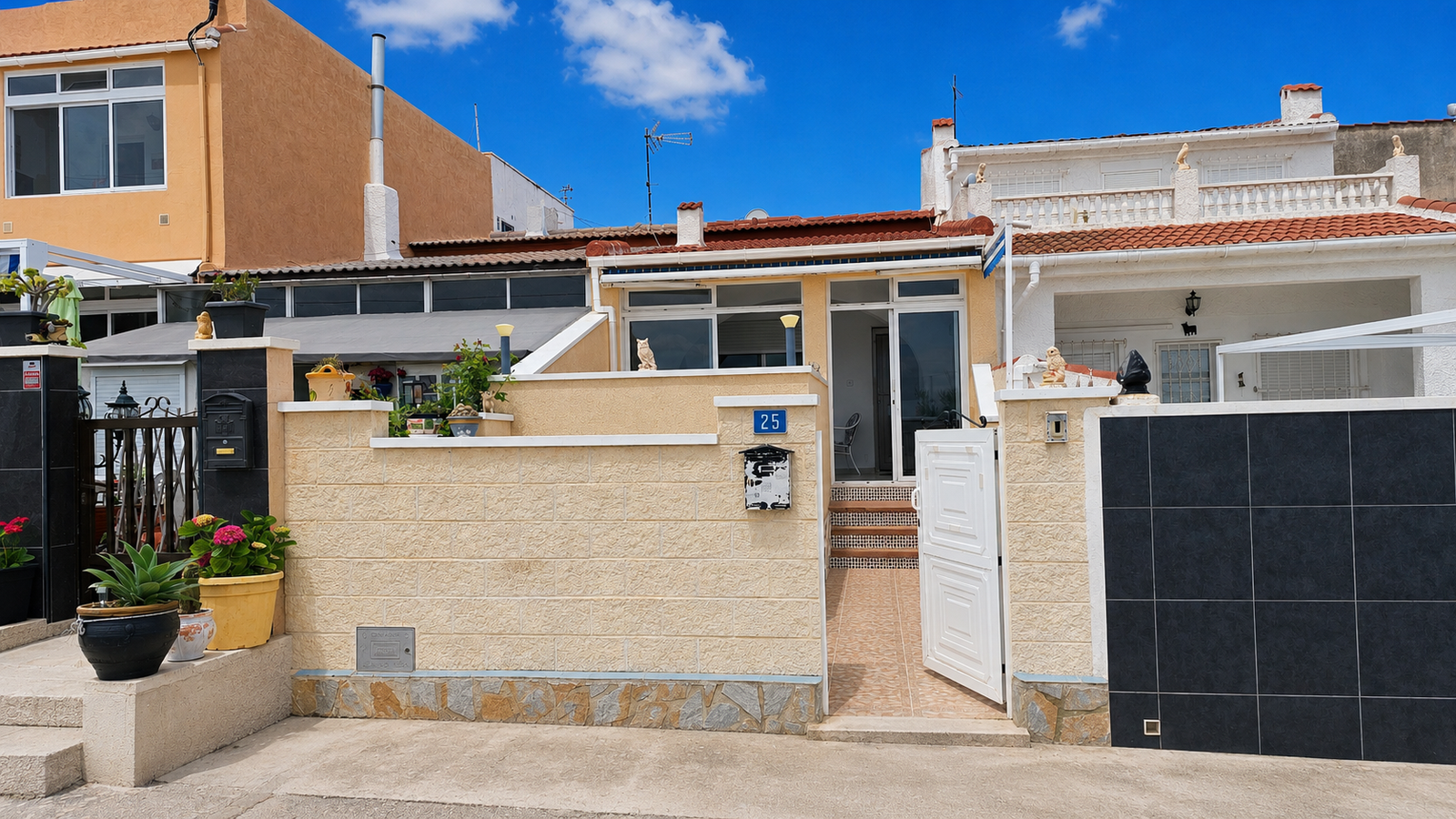 1 Bed 1 Bath Town House in Ciudad Quesada - Caza De Casa