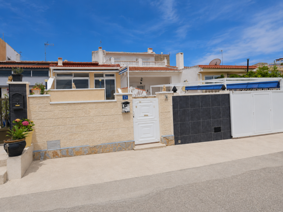 1 Bed 1 Bath Town House in Ciudad Quesada - Caza De Casa