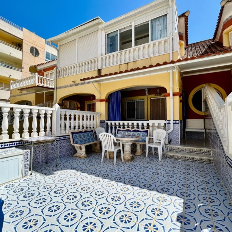 2 Bed 2 Bath Town House in Torrevieja - Caza De Casa