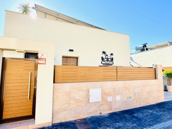 3 Bed 2 Bath Town House in Los Montesinos - Caza De Casa
