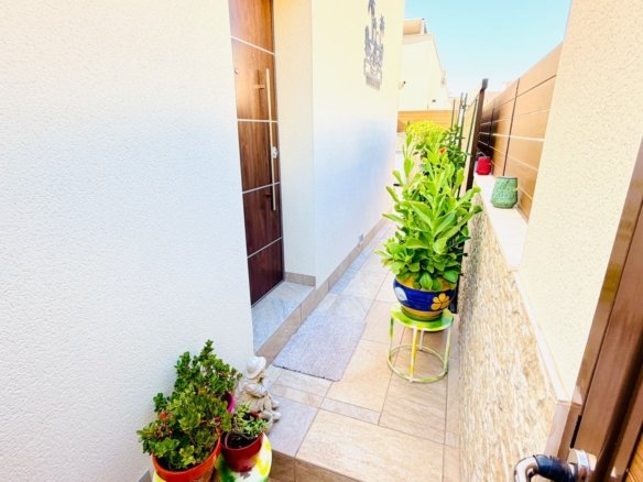 3 Bed 2 Bath Town House in Los Montesinos - Caza De Casa