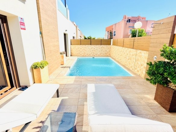 3 Bed 2 Bath Town House in Los Montesinos - Caza De Casa