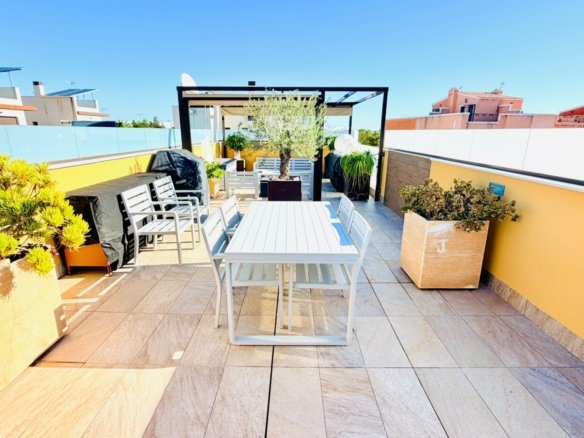 3 Bed 2 Bath Town House in Los Montesinos - Caza De Casa