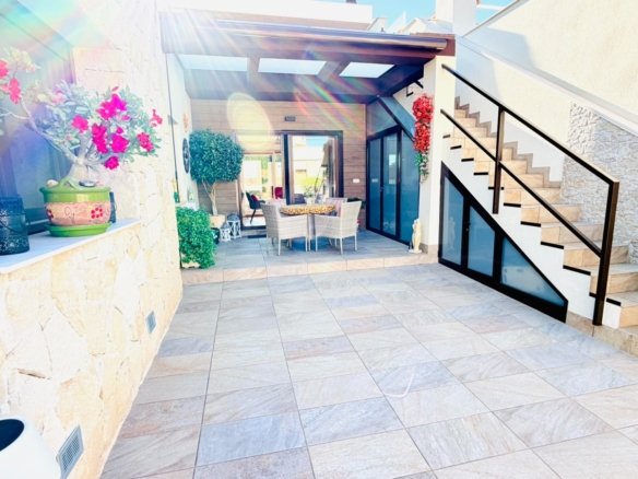 3 Bed 2 Bath Town House in Los Montesinos - Caza De Casa