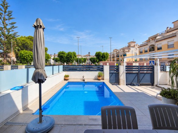 2 Bed 2 Bath Villa in Formentera del Segura - Caza De Casa