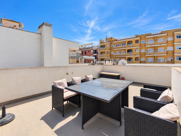 2 Bed 2 Bath Villa in Formentera del Segura - Caza De Casa
