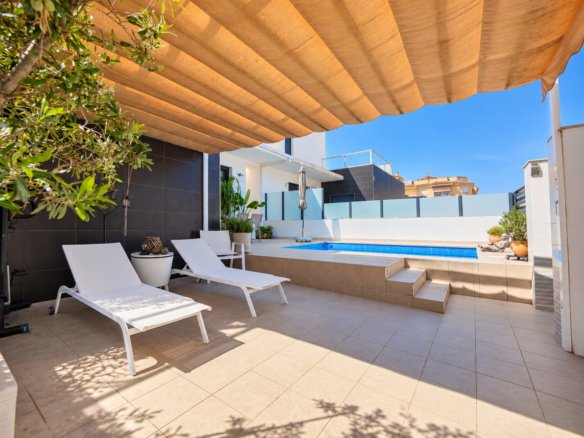 2 Bed 2 Bath Villa in Formentera del Segura - Caza De Casa