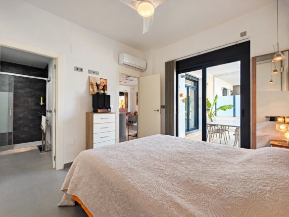 2 Bed 2 Bath Villa in Formentera del Segura - Caza De Casa