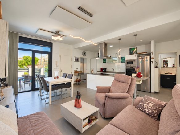 2 Bed 2 Bath Villa in Formentera del Segura - Caza De Casa