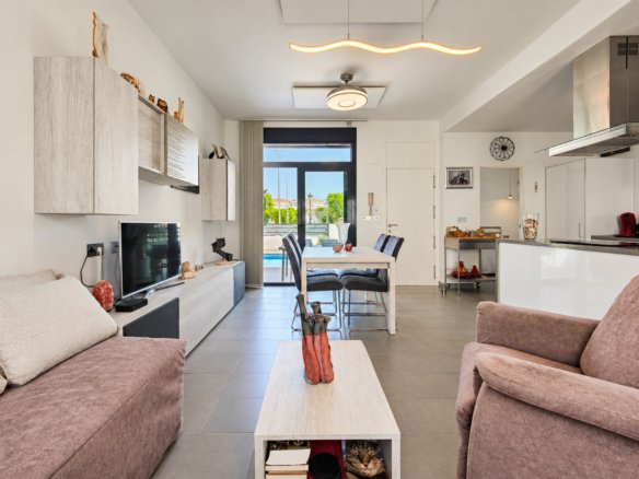 2 Bed 2 Bath Villa in Formentera del Segura - Caza De Casa