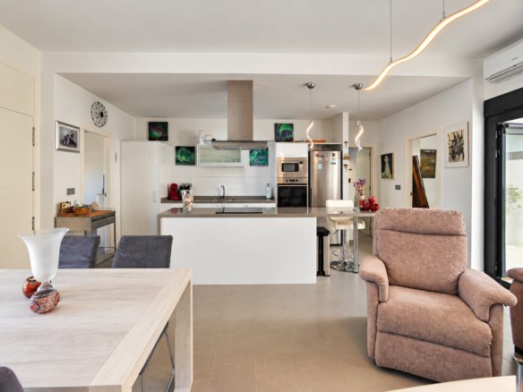 2 Bed 2 Bath Villa in Formentera del Segura - Caza De Casa