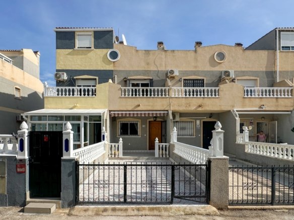 2 Bedroom 2 Bathroom Town House in Orihuela Costa - Caza De Casa