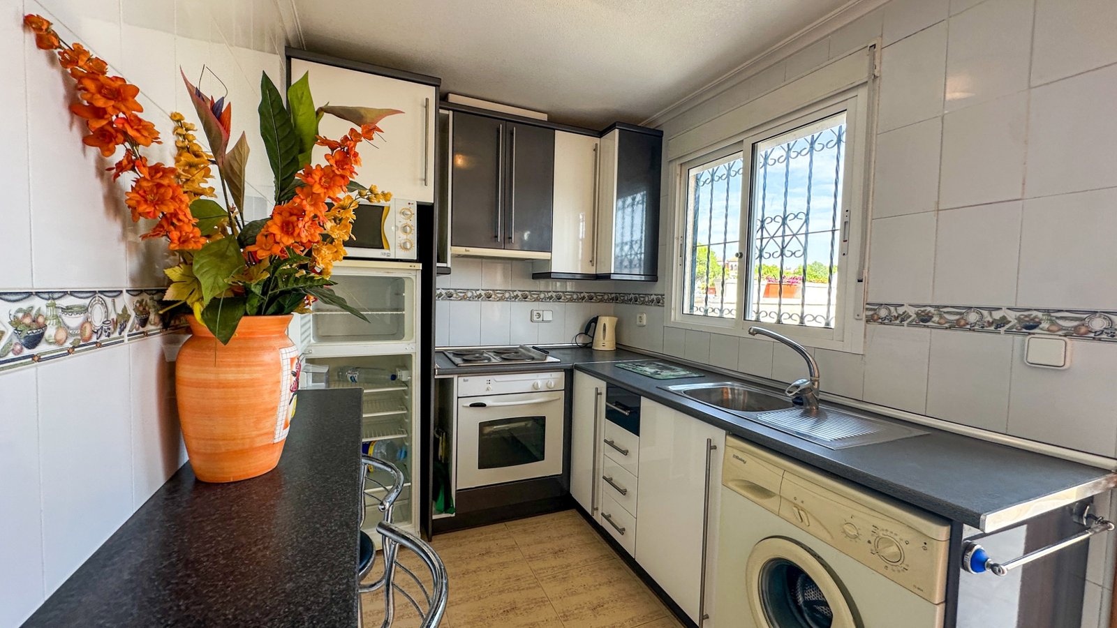 o_1k483ida31d8i6n689p14c01pgi41 2 Bedroom 2 Bathroom Town House in Orihuela Costa - Caza De Casa