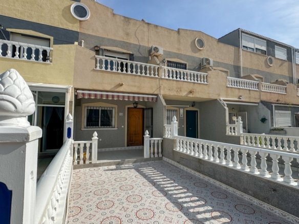 2 Bedroom 2 Bathroom Town House in Orihuela Costa - Caza De Casa
